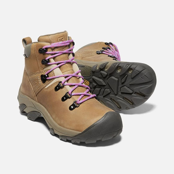 Keen Woman Pyrenees