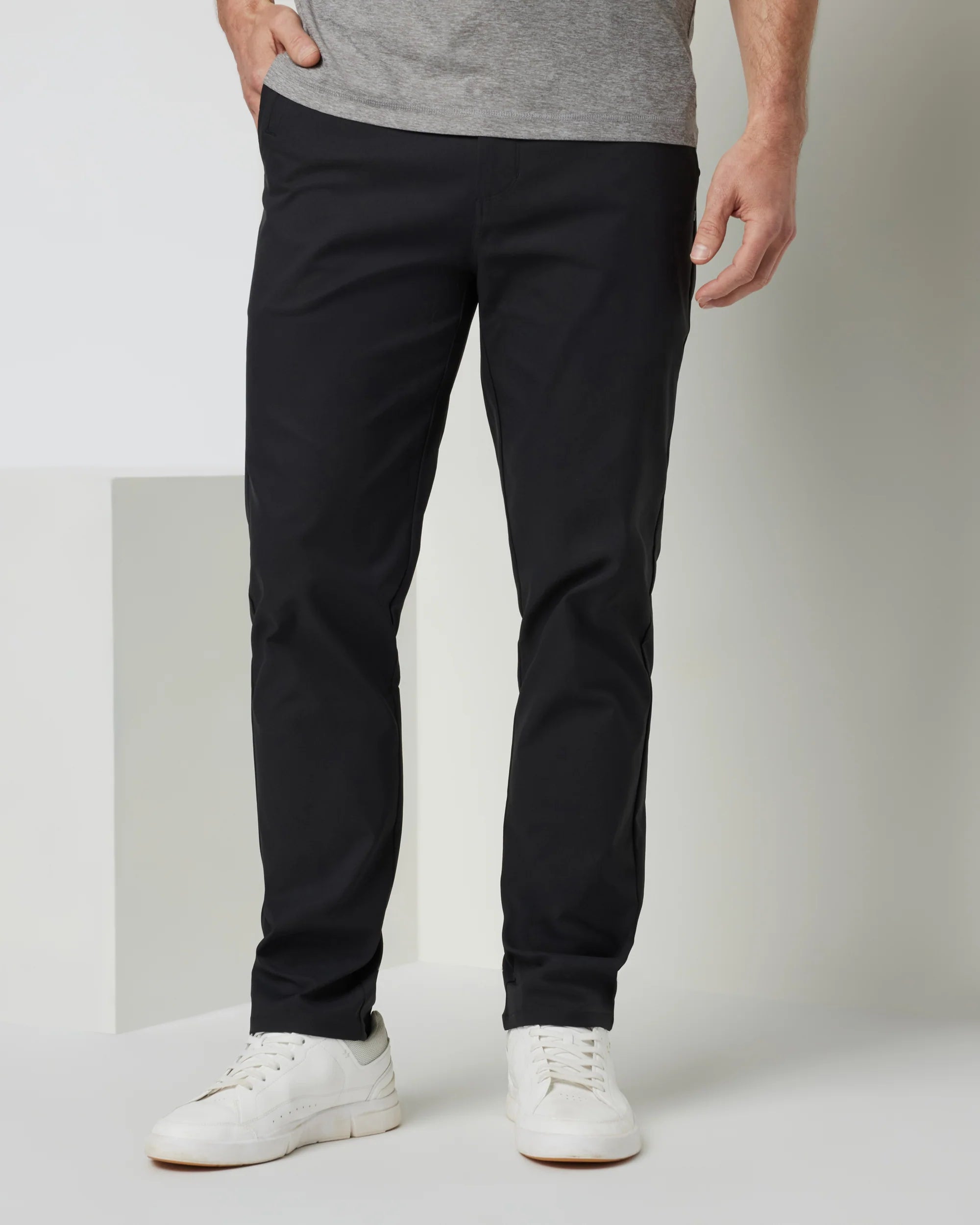 Vuori Men's Cascade Tech Chino Slim 30"